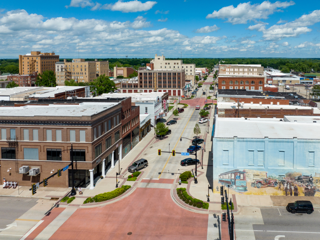 Downtown Shawnee showcases some of the best restaurants and shops the city has to offer.